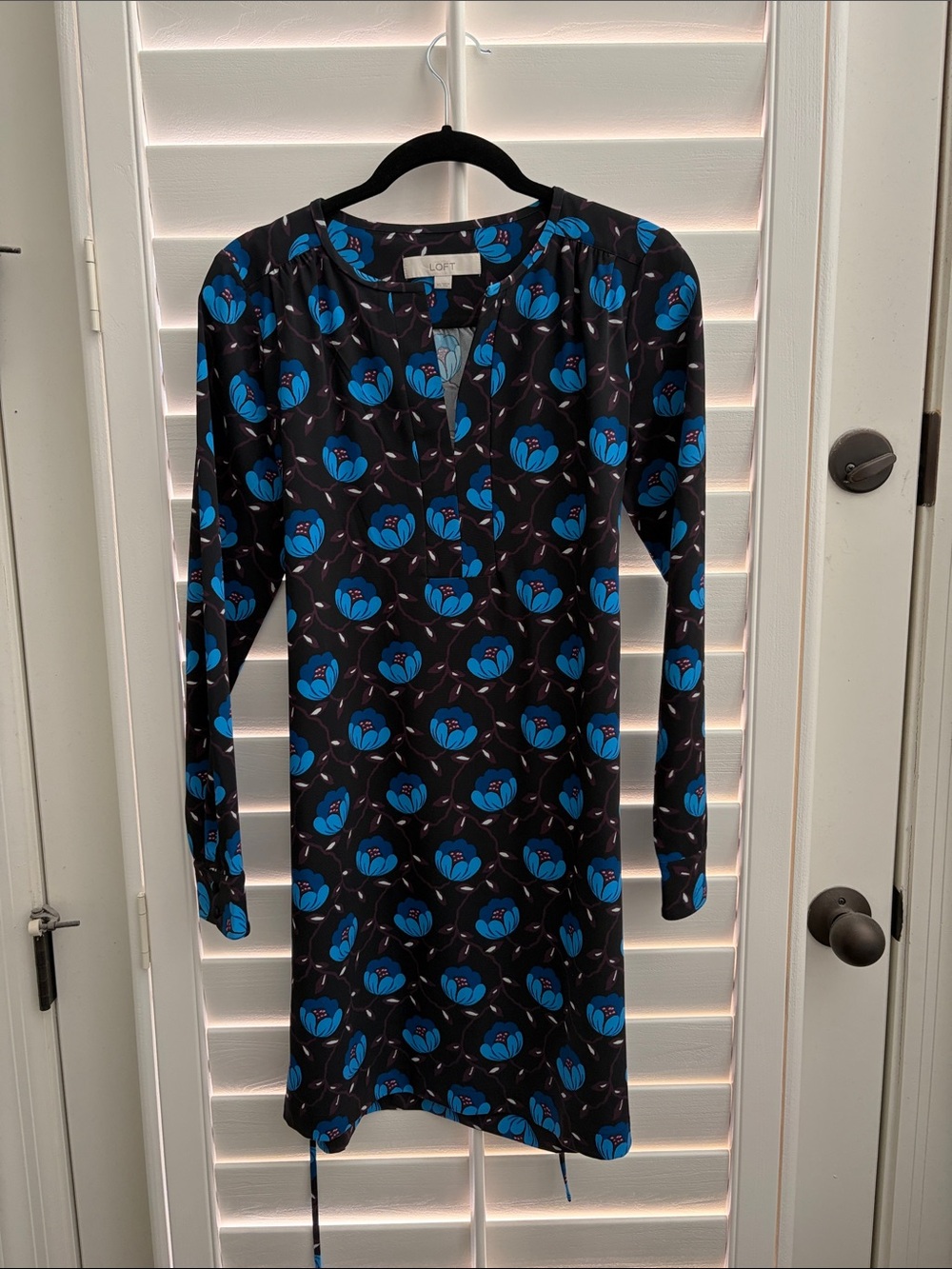 LOFT Size XS Black Shift Dress with Bright Blue Floral Print